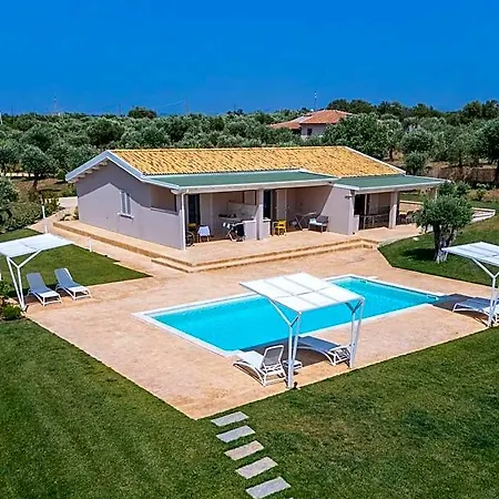 Aris Hotel